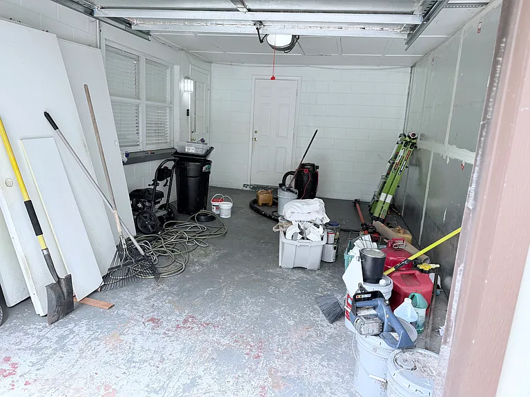213 Thomas Dr — Photo 21