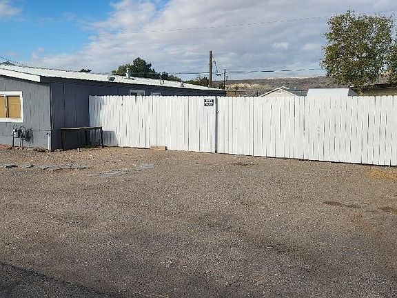 2nd image of 1871 Artesia Drive