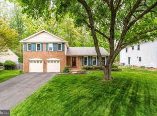 8424 Reflection Ln, Vienna, VA 22182