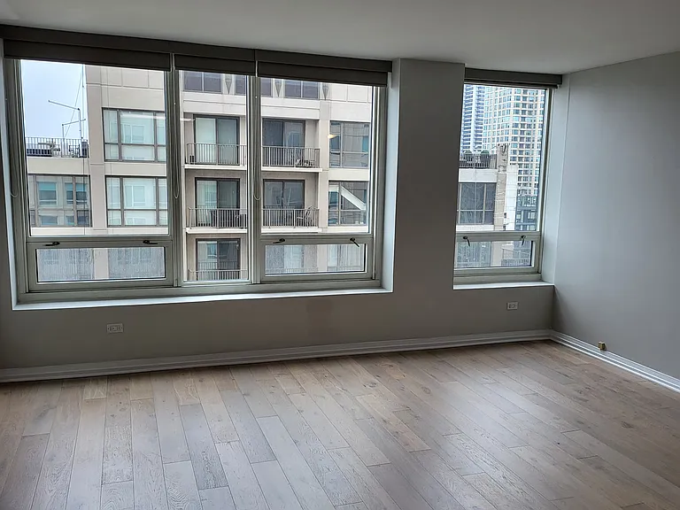 33 W Ontario St #29H — Photo 3