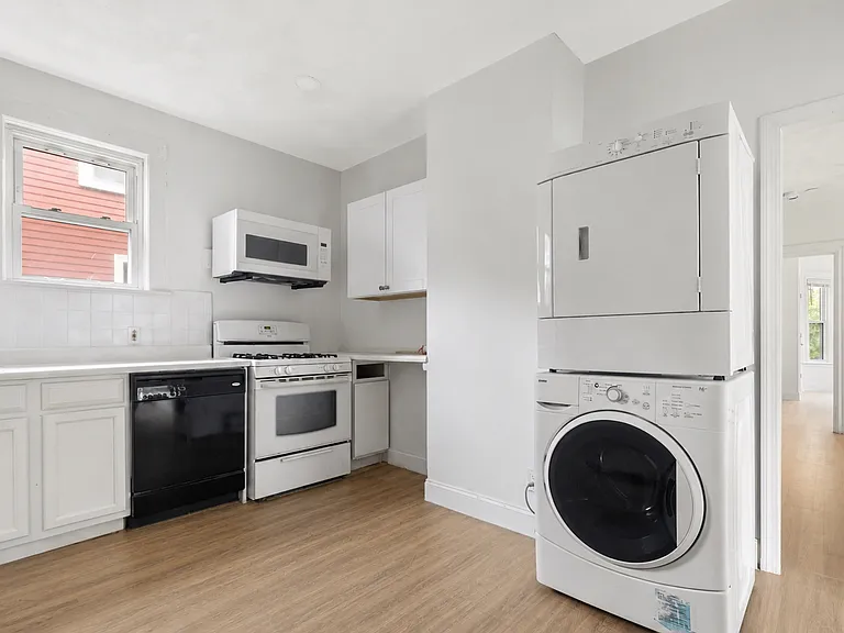 10 Ashland St #1 — Photo 7