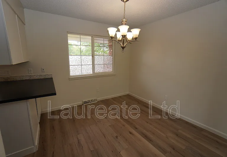 1110 Dexter St — Photo 5