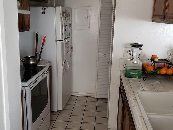 5th image of 2586 N Yardarm Ave
