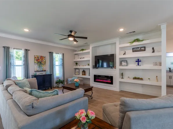 5523 Firewood Trl, Granbury, TX 76048