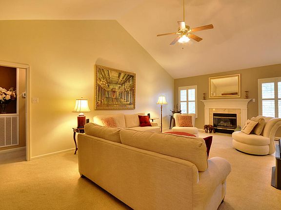 4th image of 1327 Grenoble Dr
