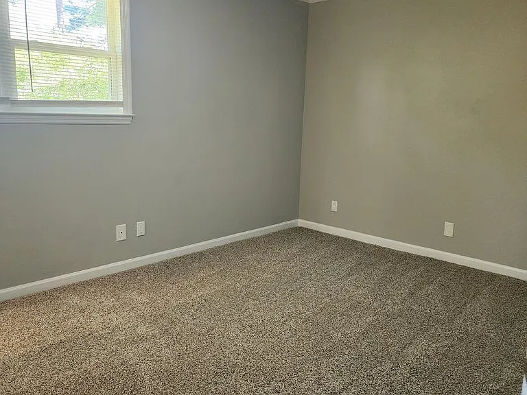 1336 Whitfield Park Dr — Photo 13