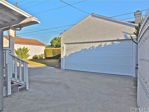 4th image of 2943 Candlewood St