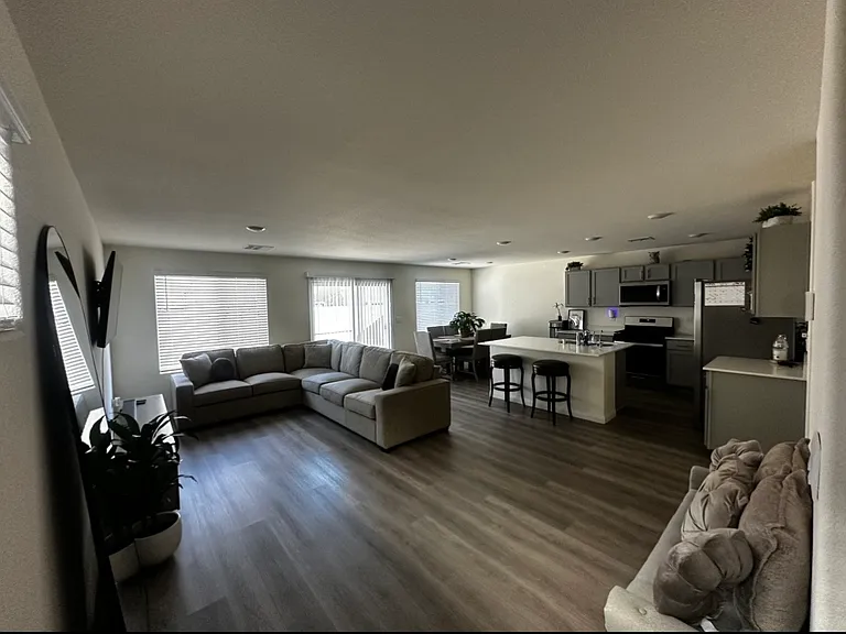 2625 Snapdragon Falls Ave — Photo 2