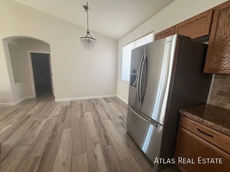 17044 W Bristol Ln — Photo 6