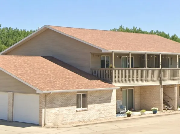 1652 Exchange St Unit 33, Okoboji, IA 51355