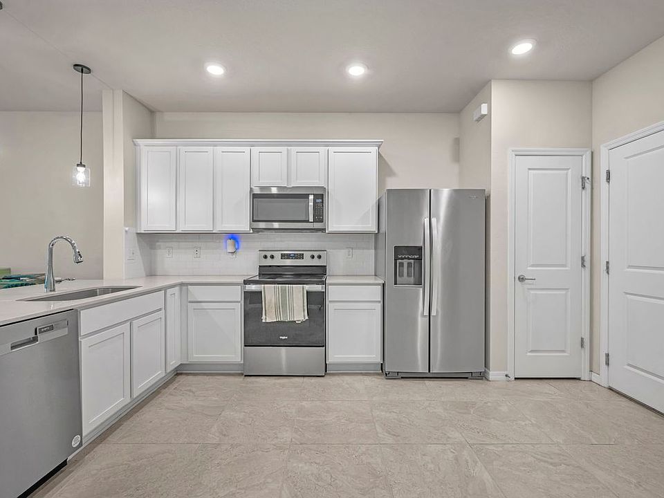 2nd image of 4777 Sparkling Shell Ave