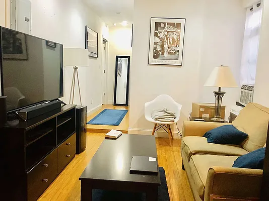 Rented by Kahen Properties | media 5