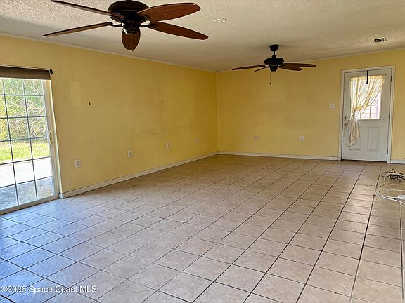 5th image of 2780 Shady Oaks Dr