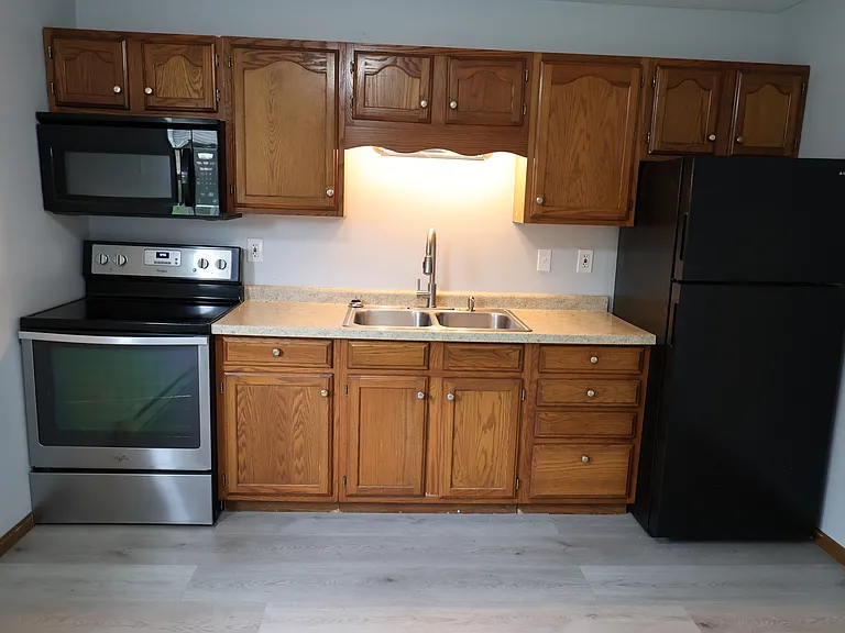 450 Greensburg St — Photo 9
