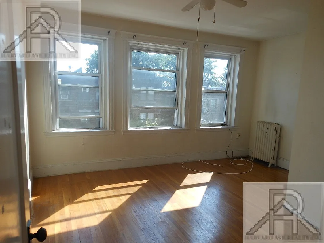 Building Photo - 26 Park Vale Ave #9