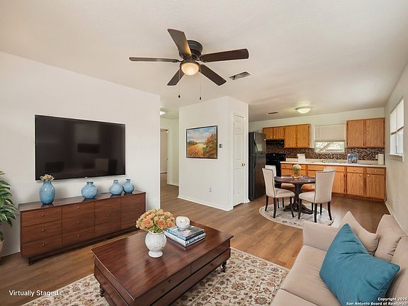 4th image of 1523 San Casimiro St