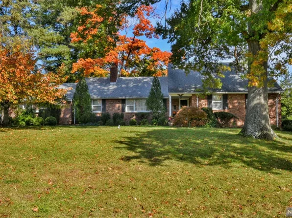 28 Ravine Ave, Wyckoff, NJ 07481