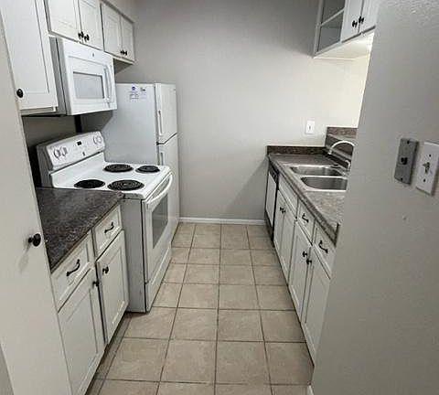 5th image of 6675 Whispering Oak Pl APT 2