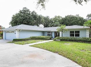 1711 Country Club Rd N, Saint Petersburg, FL 33710