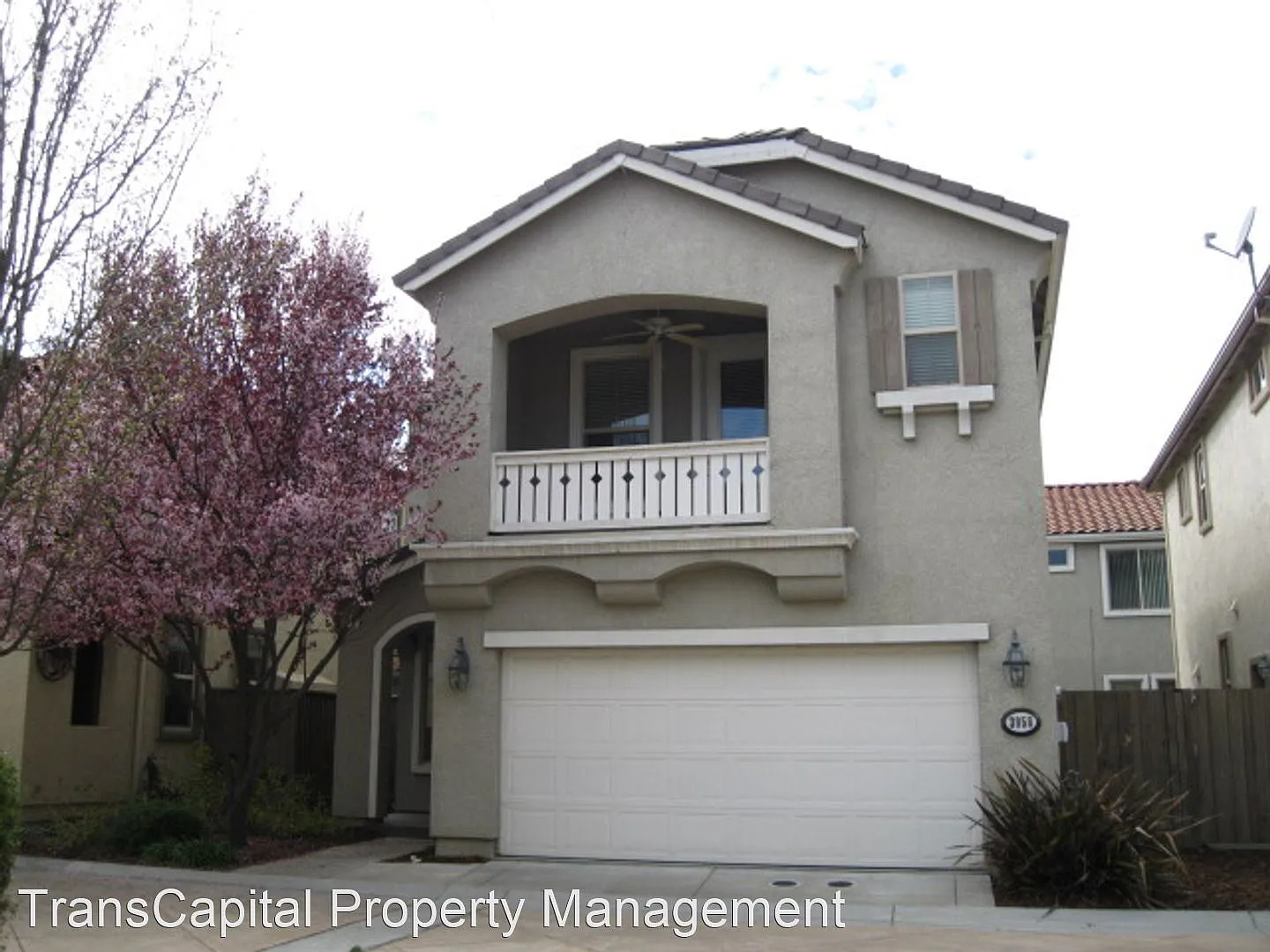3956 Prosser St photo 1