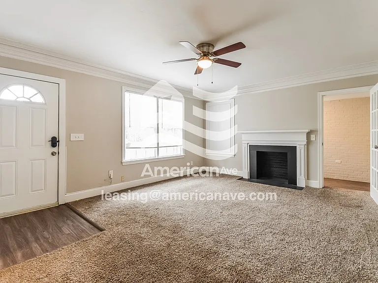 566449_004_wm_-_living_room_13548047.jpg