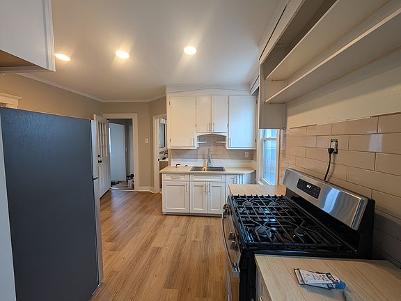 2nd image of 11523 Fleming St #B