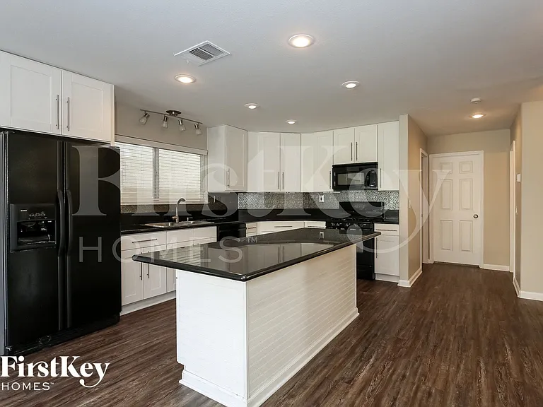 1916 Badger Canyon Ave — Photo 6