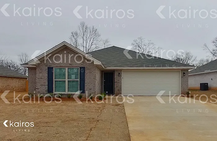 822 Heather Dr — Photo 1