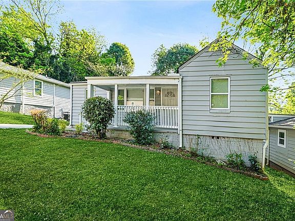 3rd image of 360 Betsy Ave SW