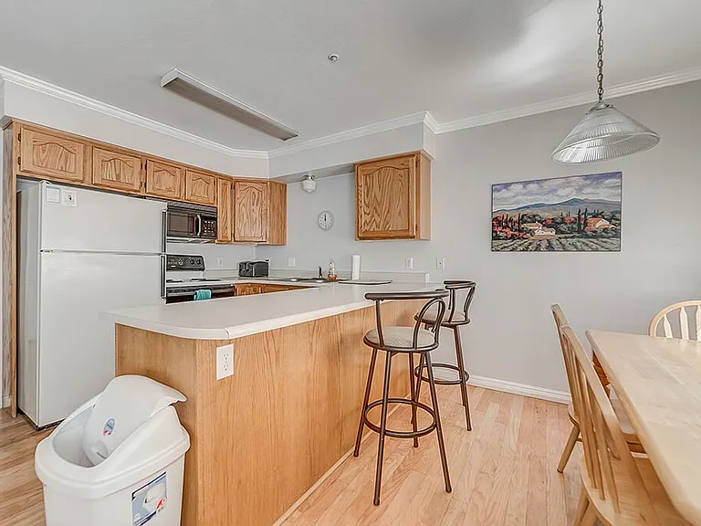 947 N University Ave #1 — Photo 3