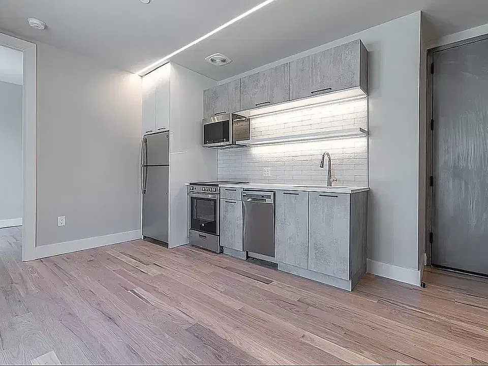 13 Jefferson St #2