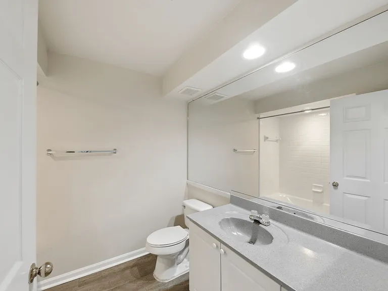 Harbor Creek Apartments — Photo 48