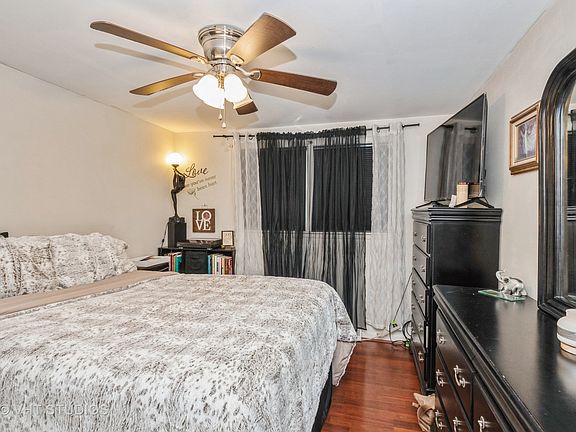 5th image of 8436 S Maryland Ave
