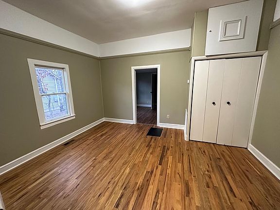 3rd image of 521 Oshaughnessy Ave NE