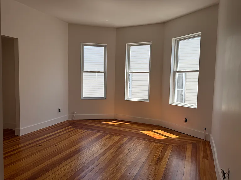 83 Marion St #10 — Photo 7