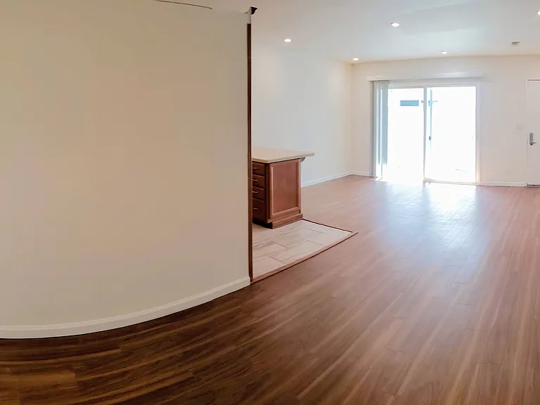 Aviation Townhomes — Photo 9