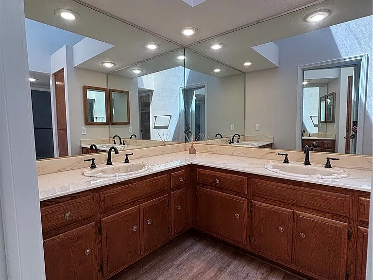 451 Medford Ct #102 — Photo 33