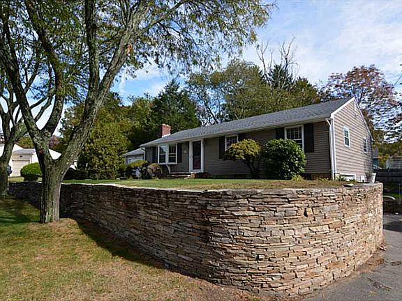 3rd image of 120 Knollwood Ave