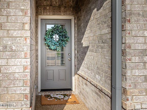 2nd image of 1155 Pettigrew Dr