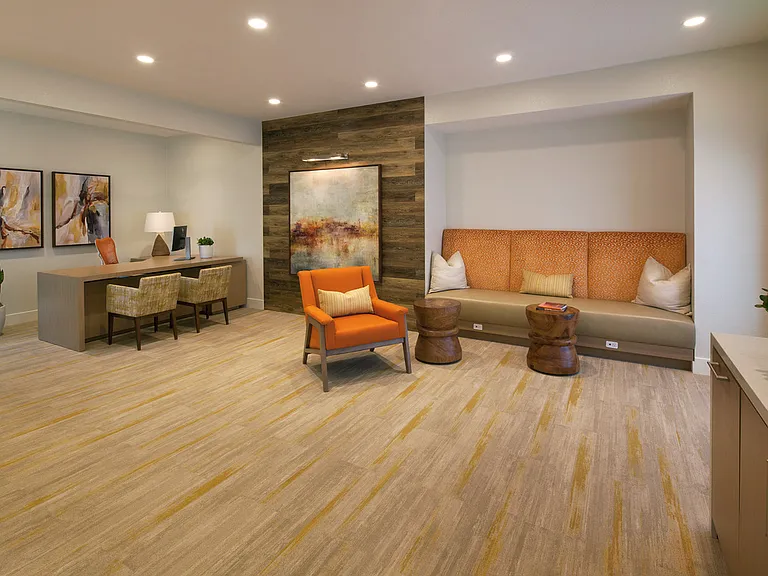 Aliso Town Center Apartment Homes — Photo 9