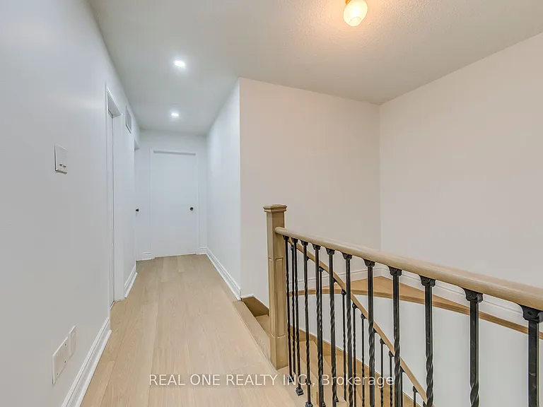 655 Paragon Pl E — Photo 39