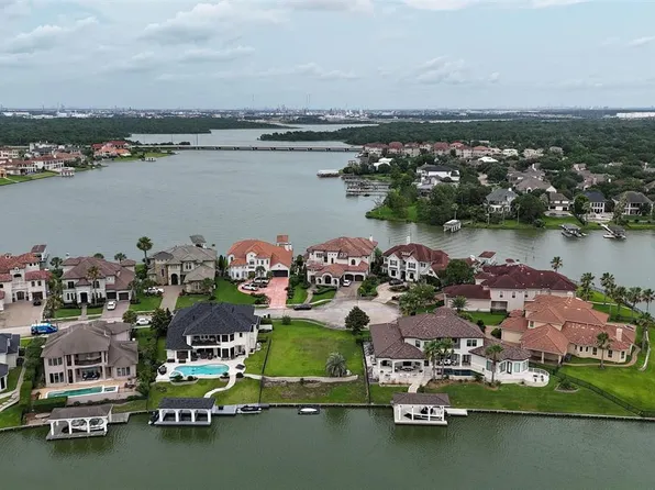 2910 N Island Drive, Seabrook, TX 77586