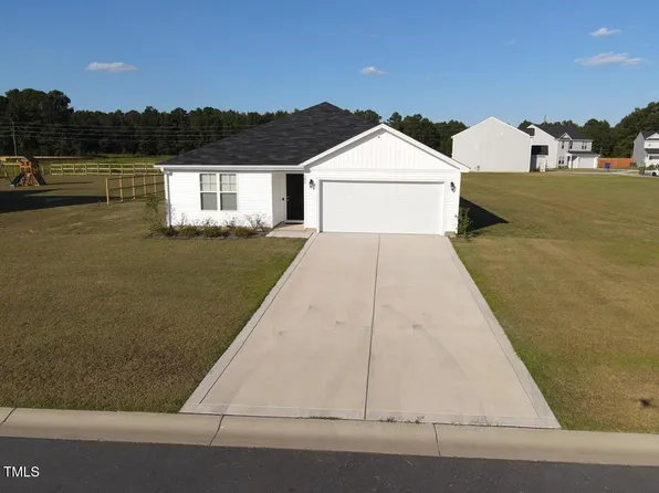 195 Presley St, Raeford, NC 28376