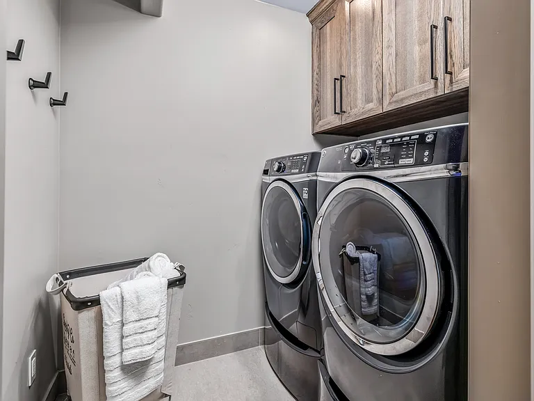 5045 Lakeshore Dr #B — Photo 31