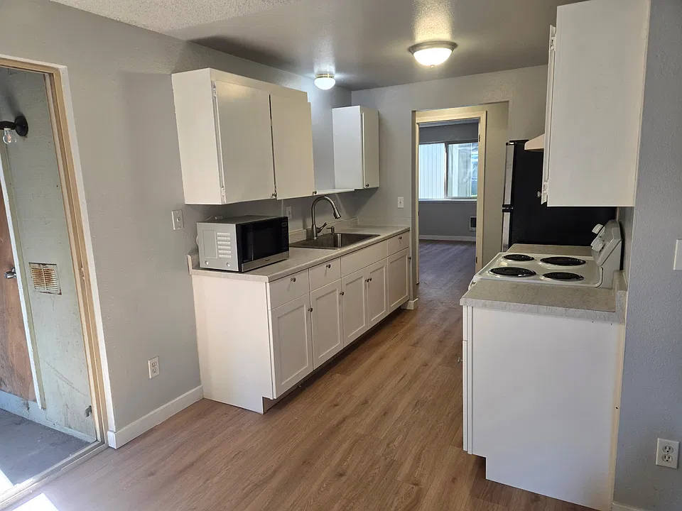 19012 B St E #A