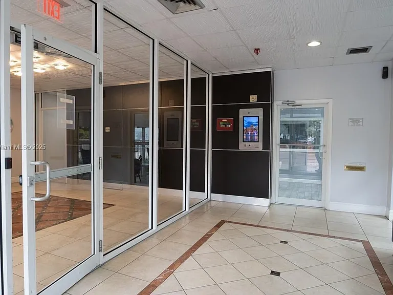 800 N Miami Ave #L-07 — Photo 10