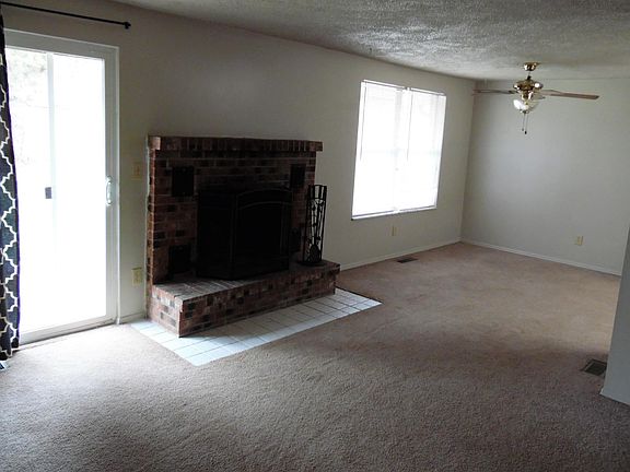 Combination Living (approx. 16.5' x 12.5') and Dining (appro