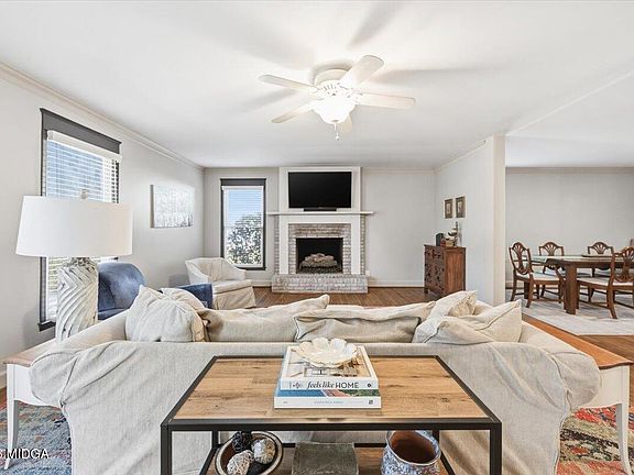 5th image of 5133 Oak Tree Dr