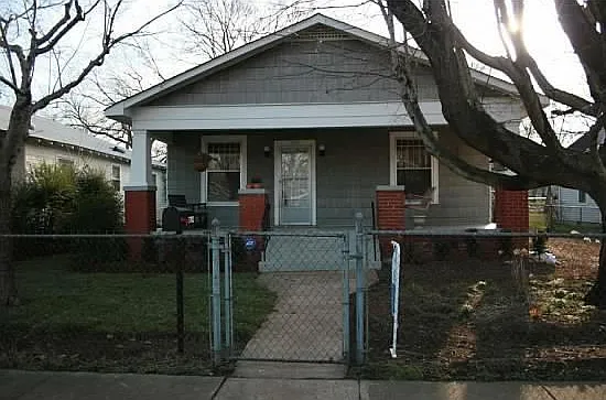 1702 Mulberry Street — Photo 1