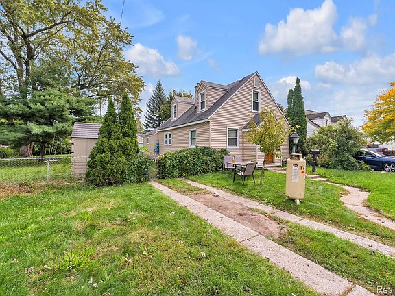 3rd image of 5664 Fenton St
